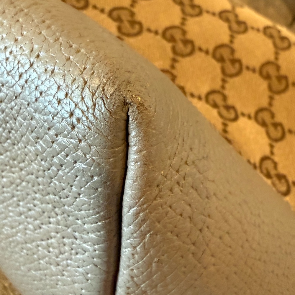 Gucci GG Canvas Bree Leather Line Crossbody Bag in light gray - Picture 9 of 14